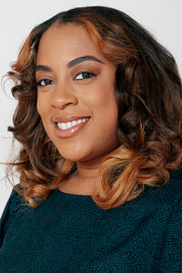 Simone, Business staff
